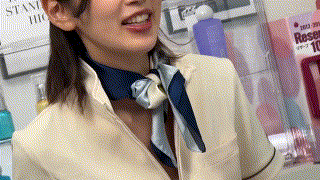 oremo185【美容部員G】美咲かんな エロGIF 1