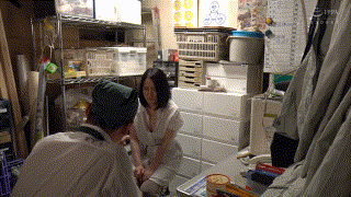 spes009【かえでさん】水川かえで エロGIF 1