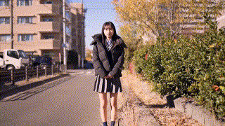 1sdab00327v【18歳AVデビュー 皆川らん 経験人数1人。発展途上の華奢で内気な少女はあくなき好奇心で満ち足りなかった本物のセックスに巡り合う【特典映像付き】】皆川らん エロGIF 3